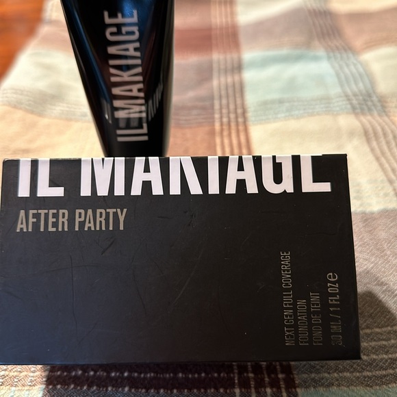 NEW IL MAKIAGE AFTER PARTY FOUNDATION - Picture 3 of 7